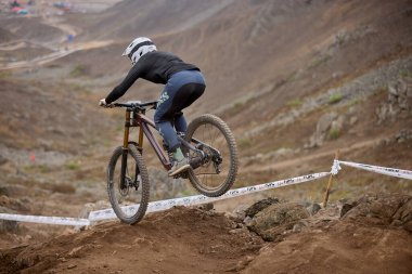 American Series MTB DHI Lima, Amancay 'da doğal iniş pistinde hızlı hareket