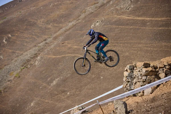 American Series MTB DHI Lima, Amancay 'da doğal iniş pistinde hızlı hareket