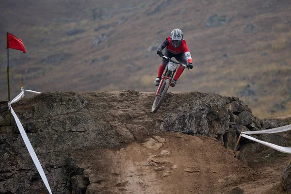 American Series MTB DHI Lima, Amancay 'da doğal iniş pistinde hızlı hareket