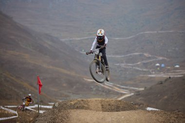 Geleceğin şampiyonu olacak. Amerikan Serisi MTB Lima pistinin her taşında hassasiyet ve cesaret var..