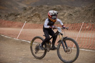 Geleceğin şampiyonu olacak. Amerikan Serisi MTB Lima pistinin her taşında hassasiyet ve cesaret var..