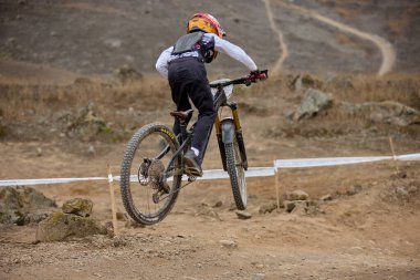 Geleceğin şampiyonu olacak. Amerikan Serisi MTB Lima pistinin her taşında hassasiyet ve cesaret var..