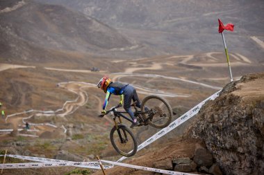 Geleceğin şampiyonu olacak. Amerikan Serisi MTB Lima pistinin her taşında hassasiyet ve cesaret var..