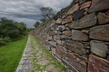 Machu Picchu 'nun' kardeş şehir 'i Choquequirao' ya gitmek kolay değil, ama her adım bizi nefes kesici manzaralara ve antik İnka tarihine yaklaştırıyor..