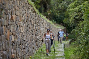 Machu Picchu 'nun' kardeş şehir 'i Choquequirao' ya gitmek kolay değil, ama her adım bizi nefes kesici manzaralara ve antik İnka tarihine yaklaştırıyor..