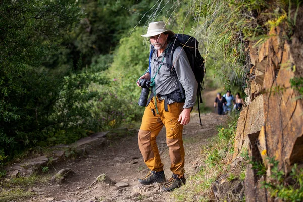 Choquequirao 'ya bir yolculuk sadece bir yürüyüş değildir, nefes kesici manzaralar, antik kalıntılar ve Perus tarihinin kalbi arasında bir maceradır. Her adım bizi bu taşın büyüsüne yaklaştırıyor..