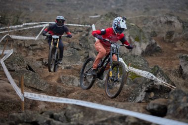 Copa Downhill 'deki doğal yokuş aşağı pistinde hızlı hareket.