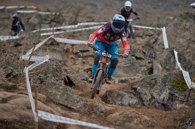 Copa Downhill 'deki doğal yokuş aşağı pistinde hızlı hareket.