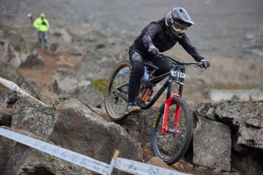 Copa Downhill 'deki doğal yokuş aşağı pistinde hızlı hareket.