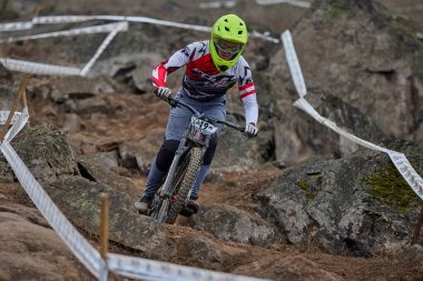 Copa Downhill 'deki doğal yokuş aşağı pistinde hızlı hareket.