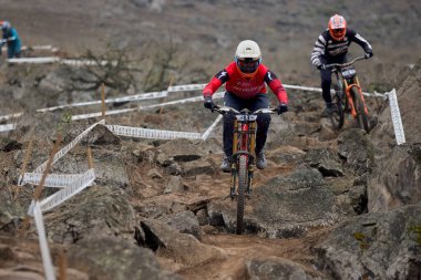 Copa Downhill 'deki doğal yokuş aşağı pistinde hızlı hareket.