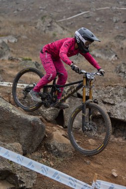 Copa Downhill 'deki doğal yokuş aşağı pistinde hızlı hareket.