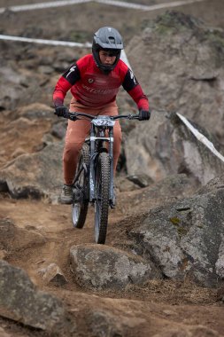 Copa Downhill 'deki doğal yokuş aşağı pistinde hızlı hareket.