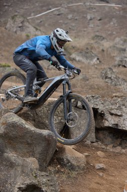 Copa Downhill 'deki doğal yokuş aşağı pistinde hızlı hareket.