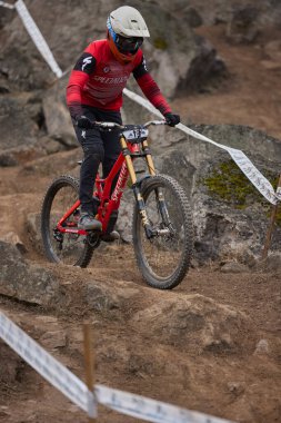 Copa Downhill 'deki doğal yokuş aşağı pistinde hızlı hareket.