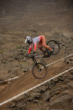 Copa Downhill 'deki doğal yokuş aşağı pistinde hızlı hareket.