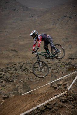 Copa Downhill 'deki doğal yokuş aşağı pistinde hızlı hareket.