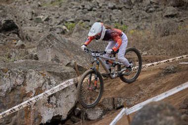 Copa Downhill 'deki doğal yokuş aşağı pistinde hızlı hareket.