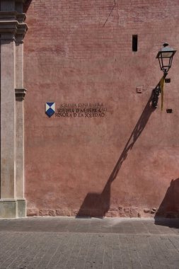 Iglesia de Nuestra Seora de la Soledad (Yalnızlık Leydimizin Kilisesi), Lima 'nın kalbinde bulunan tarihi bir tapınak. San Francisco Manastırı 'nın yanında.