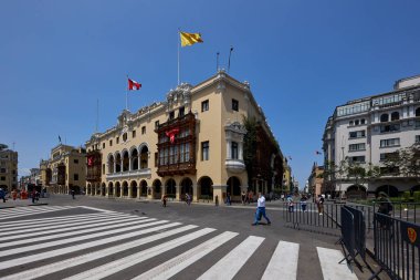 Lima şehir merkezindeki kaldırım taşı sokakları boyunca zamanda geri git. Plaza Belediye Başkanı 'nın ihtişamından asırlık manastırlarının gizli manastırlarına kadar tarihi merkez, Amerika' nın en zengin ve en güçlü valiliğinin hikayesini anlatıyor.