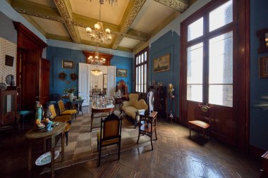 Casa Fernandini, Güney Amerika 'da Art Nouveau mimarisinin bir numaralı örneği olarak hizmet veren Lima' nın kalbinde tarihi bir dönüm noktası. 1913 yılında Fransız mimar Claude Sahut tarafından zengin madencilik girişimcisi E. Fernandini için tasarlanmıştır..