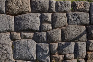 Cusco 'nun dışındaki Sacsayhuamn Kalesi' nde bulunan megalitik taş ustasının yüksek detaylı bir görüntüsü. Bu bölge İnka mühendisliğinin bir başyapıtıdır ve Amerika 'daki en etkileyici arkeolojik komplekslerden biri olmaya devam etmektedir..
