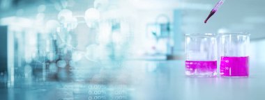 yumuşak bilgi ve kimya yapısına sahip pembe çözeltili iki cam deney şişesi ve moleküler yapı bilim laboratuarı mavi afiş arka planı