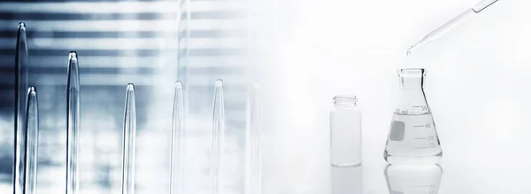 Flacon Transparent Avec Flacon Transparent Tube Pipette Bleu Chimie Laboratoire — Photo