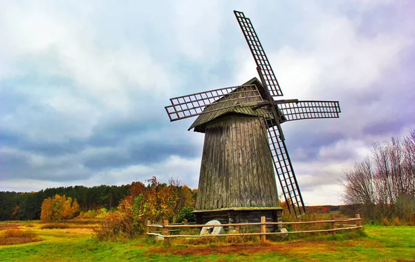 Antiguo Molino Madera Entre Bosque Otoño — Foto de Stock