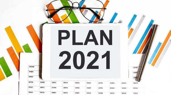 Tabletka Tekstem Plan 2021 Wizytówkach Piórach — Zdjęcie stockowe