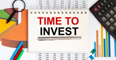 İş grafiklerine ve kalemlere yatırım yapmak için metin zamanı ile not et