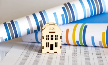 Grafik üzerinde grafik olan konut piyasası konsept resmi