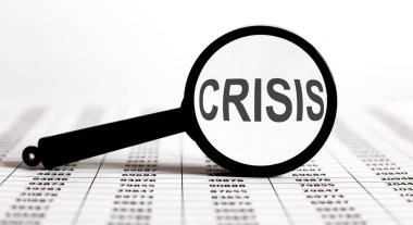 Grafik arkaplanında metin CRISIS olan büyüteç