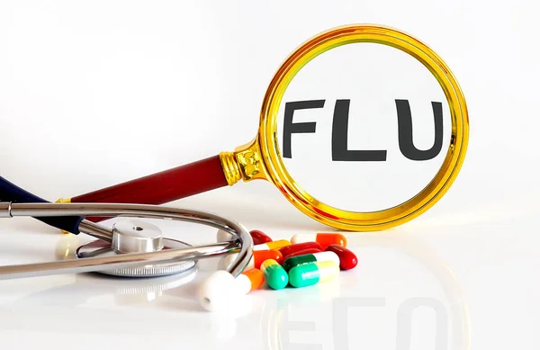 Lente Aumento Con Texto Flu Con Herramientas Médicas Pastillas —  Fotos de Stock
