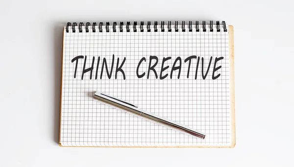 Concept Entreprise Carnet Avec Texte Think Creative Sur Fond Blanc — Photo