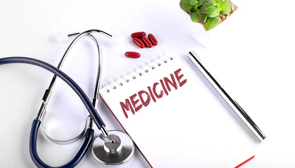 약물과 청진기가 Medicine 의학적 — 스톡 사진