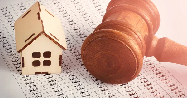 Property Offered Wooden House Gavel Chart Background — Stock Photo, Image