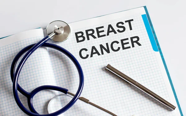 Бумага Текстом Breast Cancer Столе Стетоскопом — стоковое фото