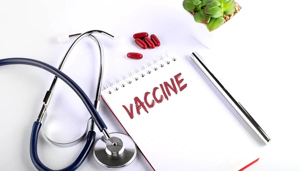 배경에 청진기가 Vaccine 의학적 — 스톡 사진