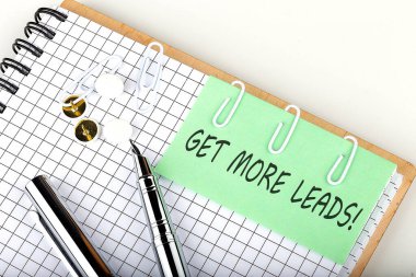 Kalemli çıkartmaları hatırlatmak için gönderi notunda daha fazla ipucu al