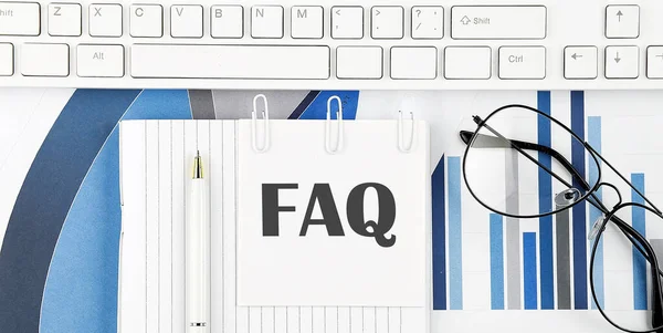 키보드 사무실 Faq — 스톡 사진