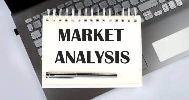 MARKET ANALYSIS - Üst görünüm dizüstü bilgisayarda yazma