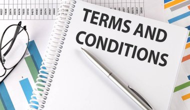 Şartlar ve KONUŞLAR, grafikte kalem ve gözlük, iş konsepti