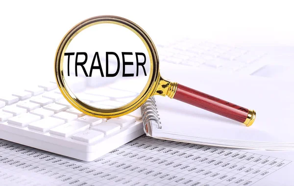 Trader Woord Door Vergrootglas Het Toetsenbord Kaart — Stockfoto