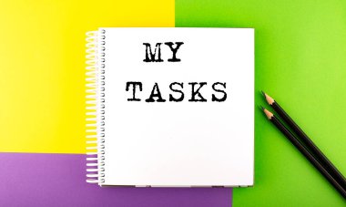 En küçük çalışma alanı: My TASKS ile renkli arkaplan eskiz defteri