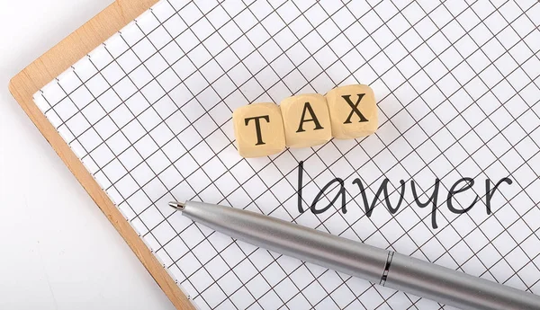 Tax Lawyer Concepto Texto Escrito Bloques Madera Cubos Cuaderno — Foto de Stock