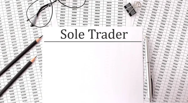 Papier Mit Sole Trader Auf Einer Tabelle Geschäft — Stockfoto