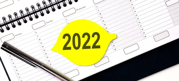 Tekst 2022 Żółtej Naklejce Planowaniu Biznes — Zdjęcie stockowe