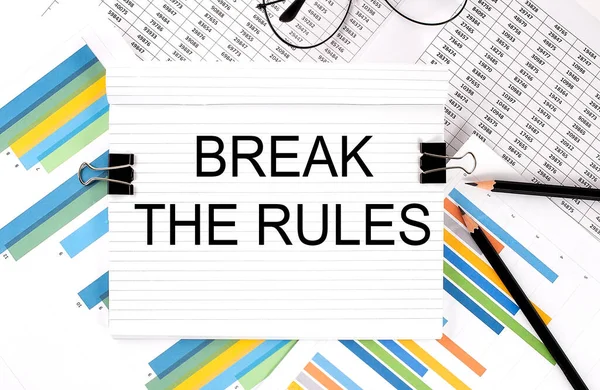 Zápisník Tužkami Brýle Pozadí Grafu Textem Break Rules — Stock fotografie