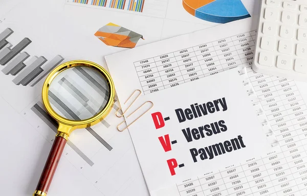 Metin dağıtımı ve ödeme DVP 'si olan kağıt, büyüteç, çizelge ve hesap makineli finansal belgeler..